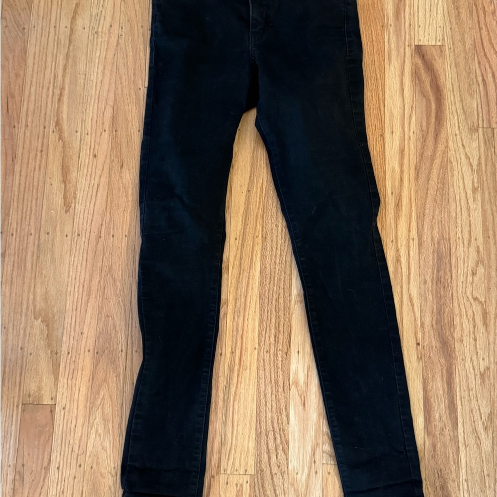 Black Levi’s 311 shaping skinny Jeans size 27